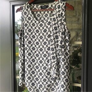 PAPILLON sleeveless flowy black and white top Size M Like New